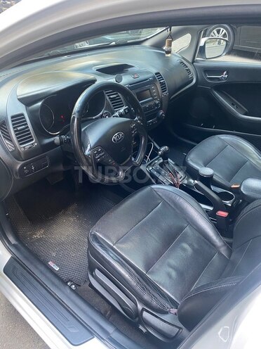 Kia Cerato-5
