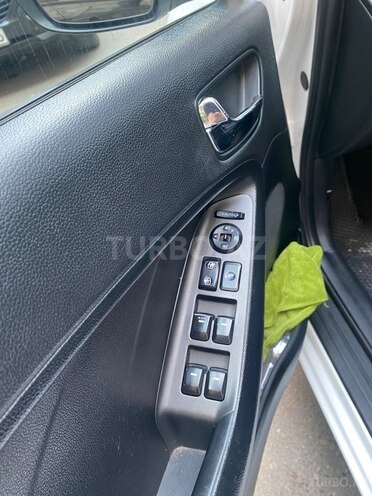 Kia Cerato-9