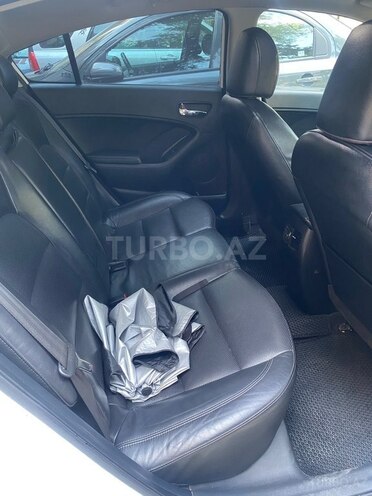 Kia Cerato-10