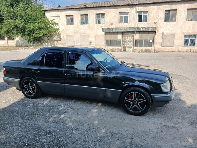 Mercedes 220 E-3