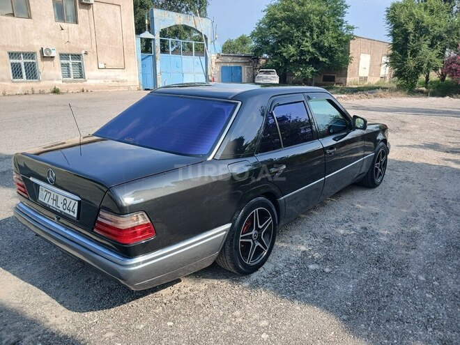 Mercedes 220 E-4