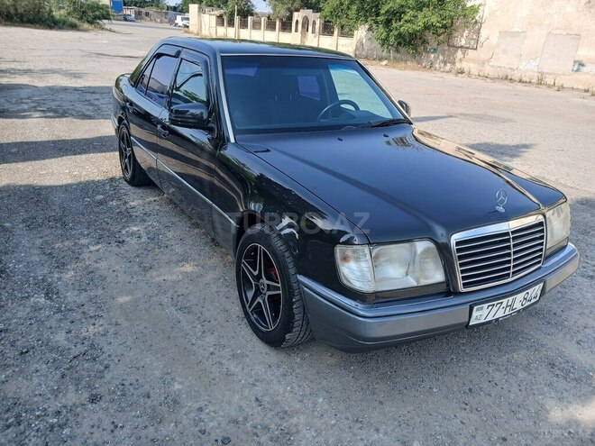 Mercedes 220 E-5