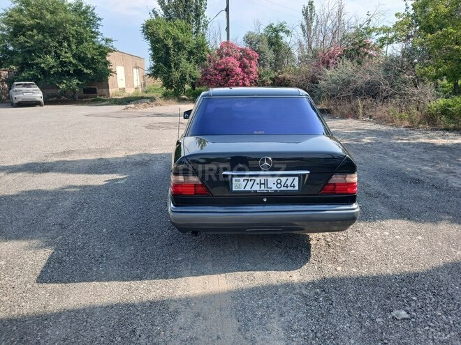 Mercedes 220 E-7