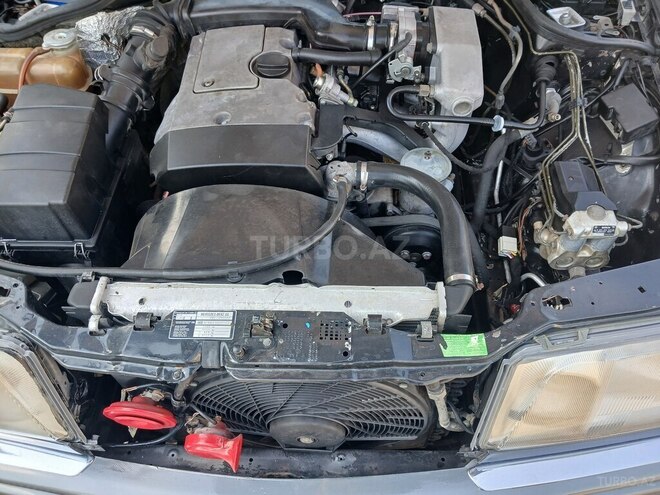 Mercedes 220 E-10