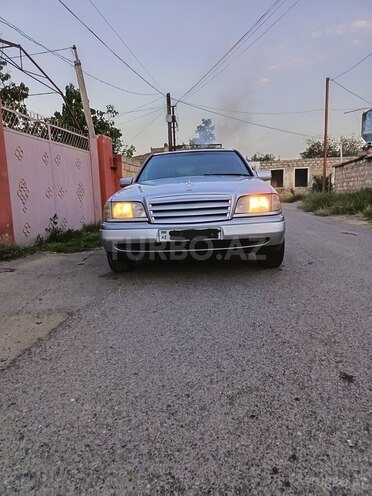Mercedes C 220-1
