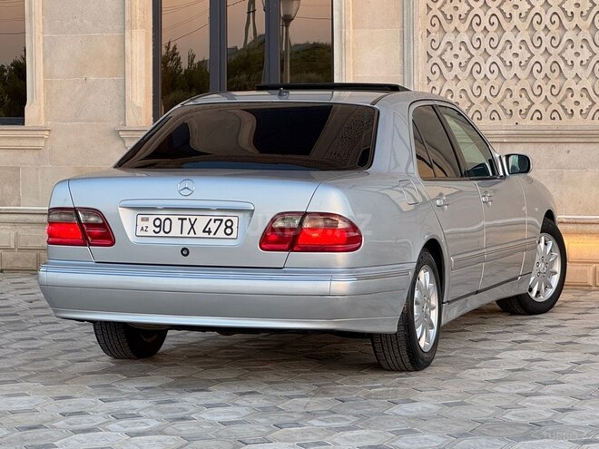 Mercedes E 220-7