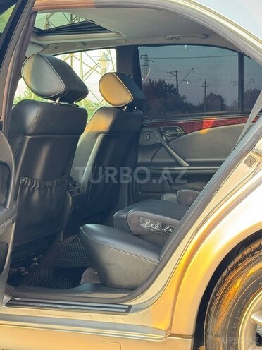 Mercedes E 220-12