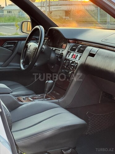 Mercedes E 220-14
