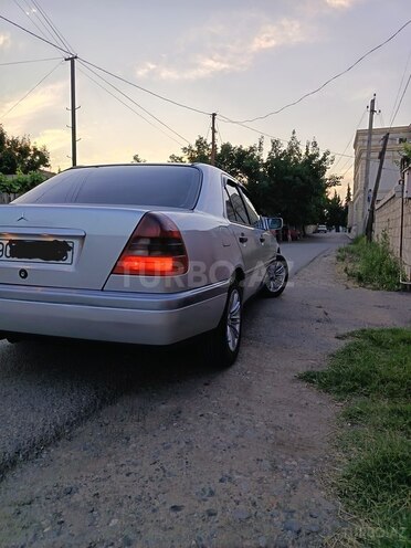 Mercedes C 220-9