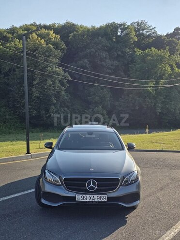 Mercedes E 300-1