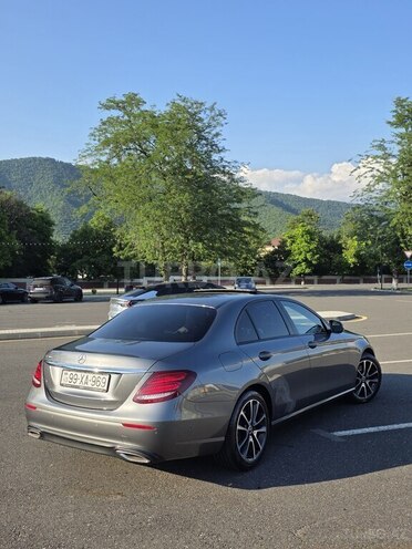 Mercedes E 300-8
