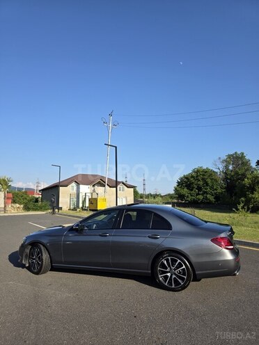 Mercedes E 300-5