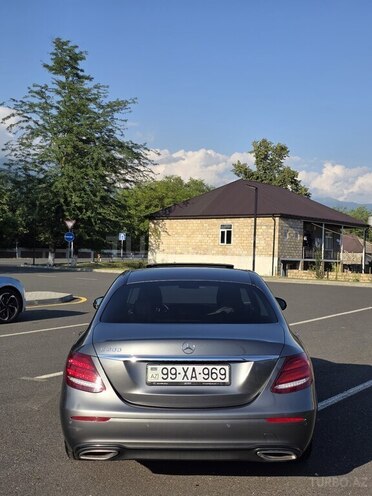 Mercedes E 300-7