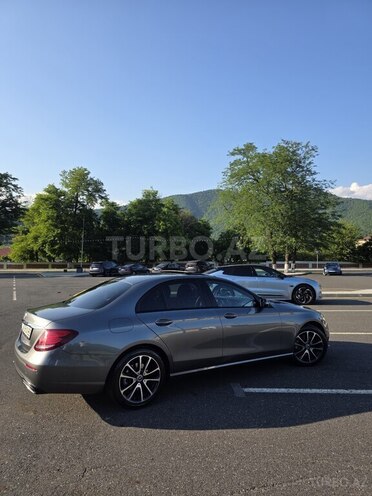 Mercedes E 300-9