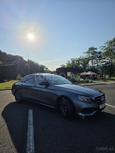 Mercedes E 300-11