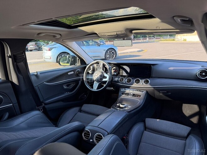 Mercedes E 300-13