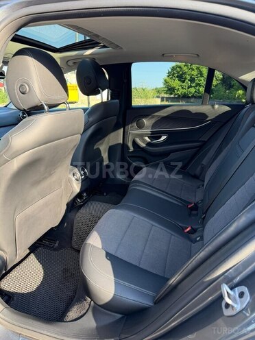 Mercedes E 300-14