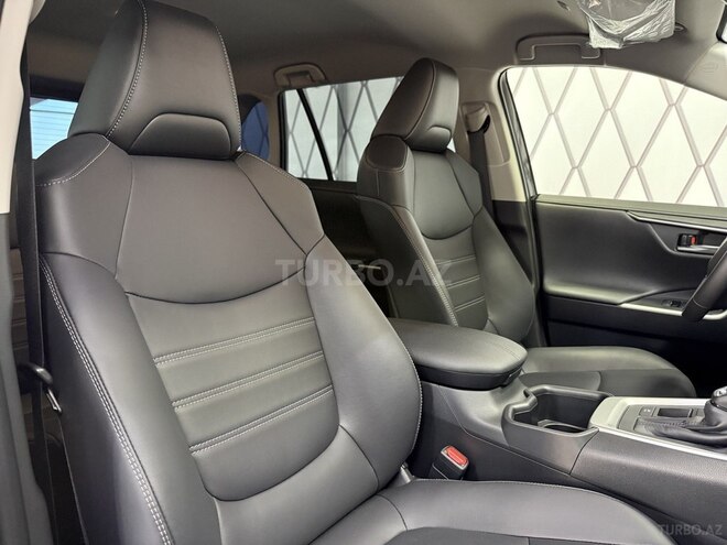 Toyota RAV4-9