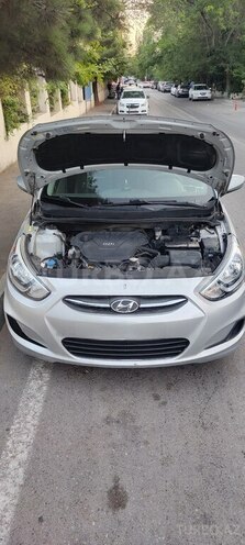 Hyundai Accent-5