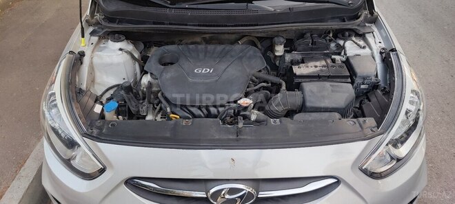 Hyundai Accent-6