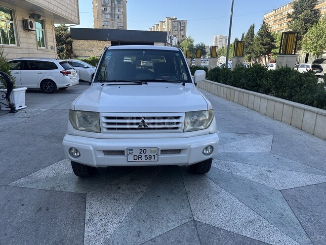 Mitsubishi Pajero io-1
