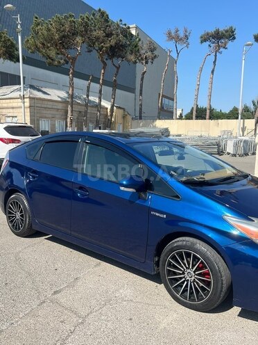 Toyota Prius-2