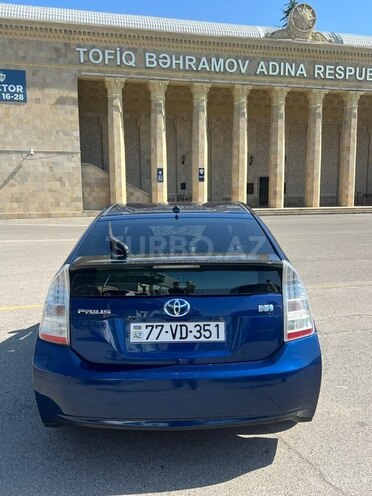 Toyota Prius-4