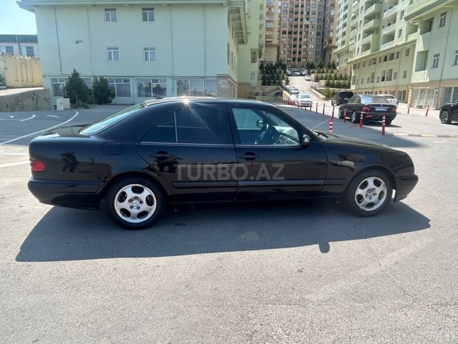 Mercedes E 220-4