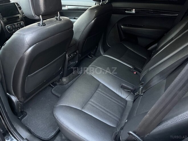 Kia Sorento-8