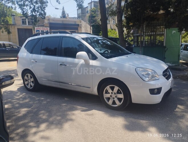 Kia Carens-2