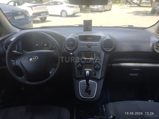 Kia Carens-10