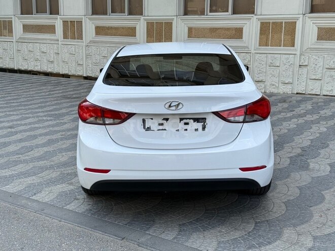 Hyundai Elantra-2