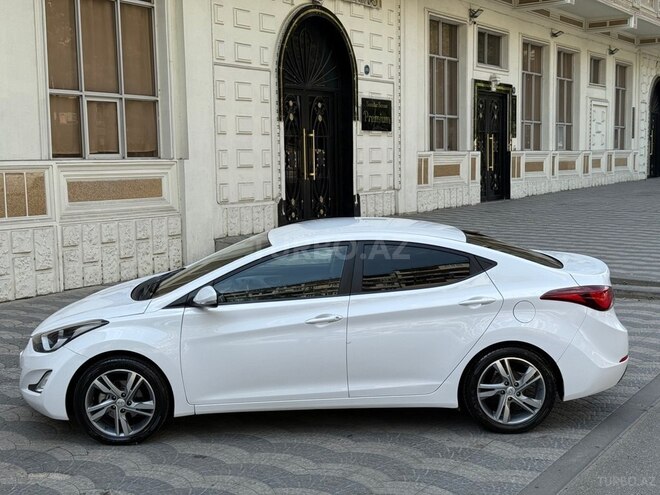 Hyundai Elantra-7