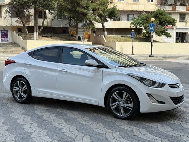 Hyundai Elantra-5