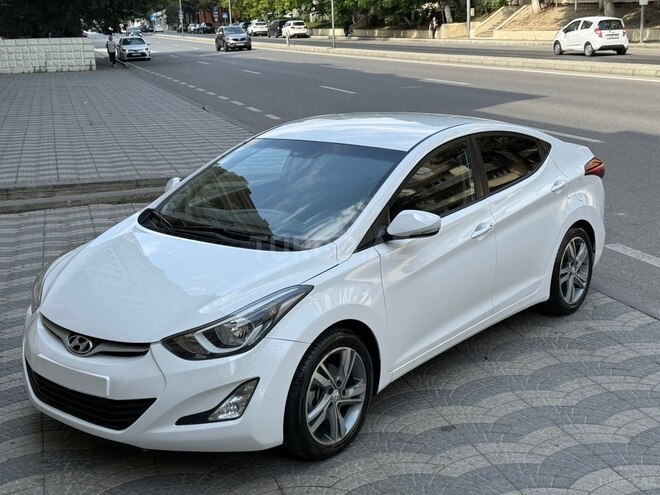 Hyundai Elantra-9