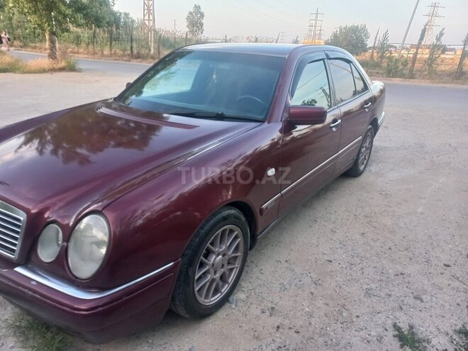 Mercedes E 220-3