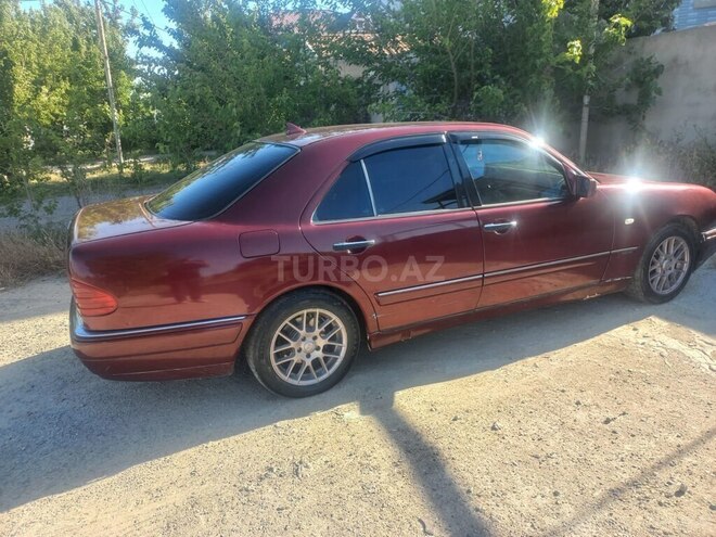 Mercedes E 220-5