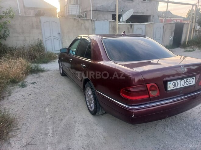 Mercedes E 220-7