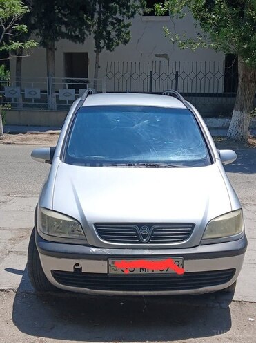 Opel Zafira-1