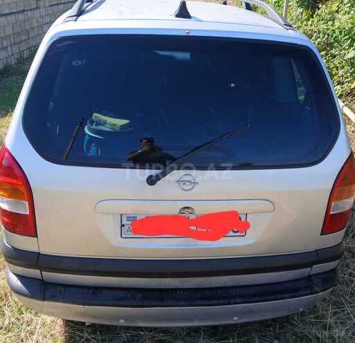 Opel Zafira-2
