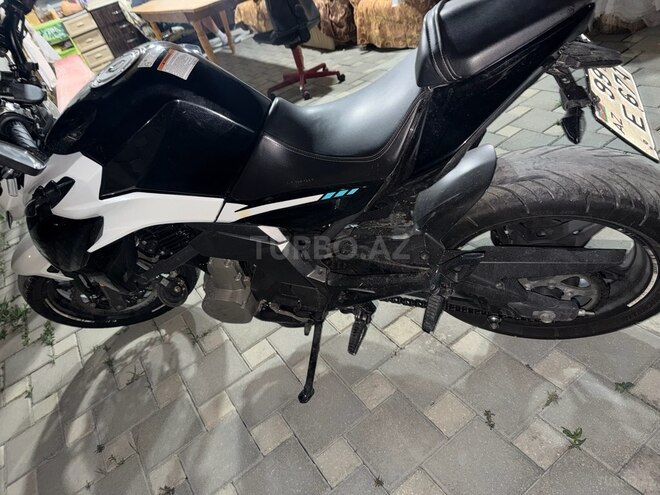 CFMOTO 650 NK-4