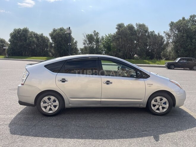 Toyota Prius-4