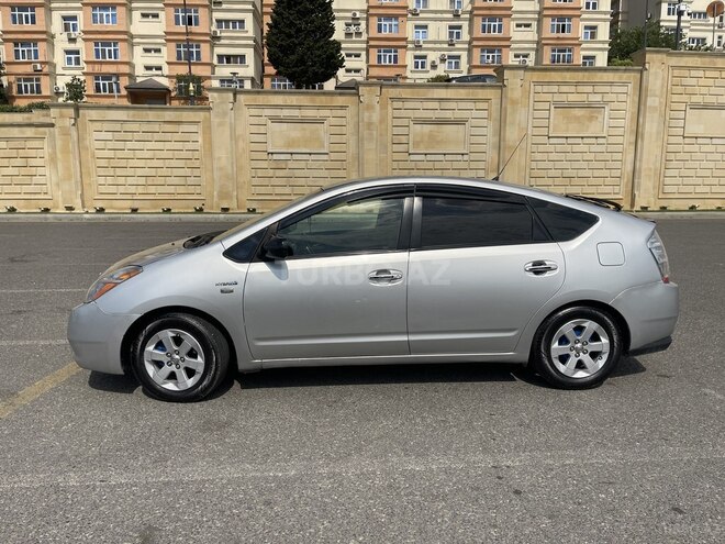 Toyota Prius-5