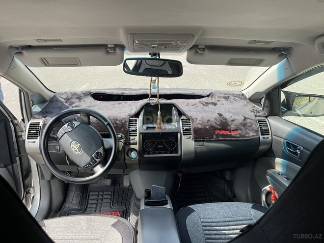 Toyota Prius-7