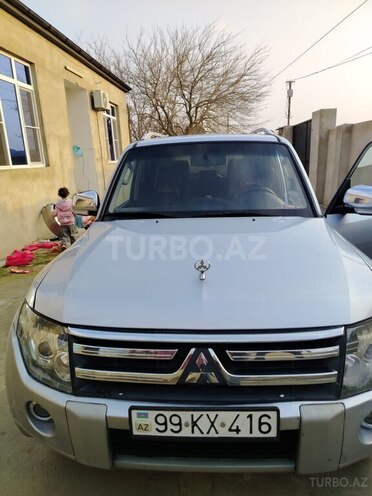 Mitsubishi Pajero-1