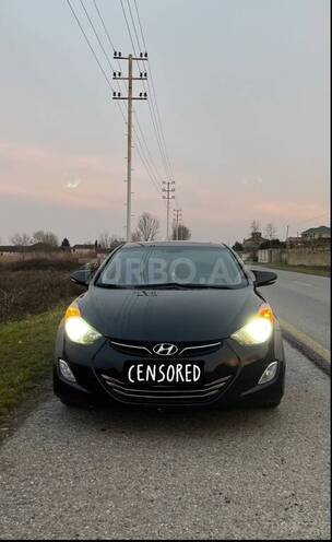Hyundai Elantra-1