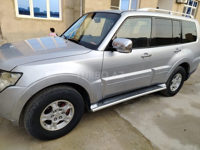 Mitsubishi Pajero-13