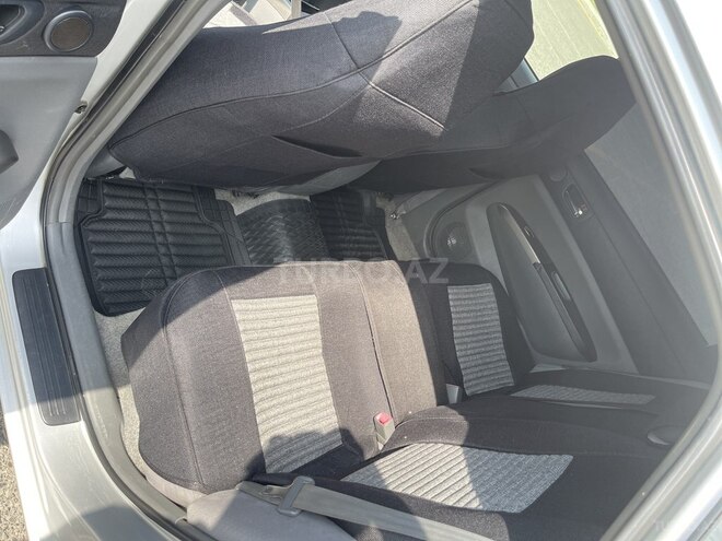 Toyota Prius-10