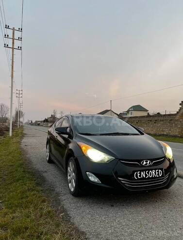 Hyundai Elantra-4