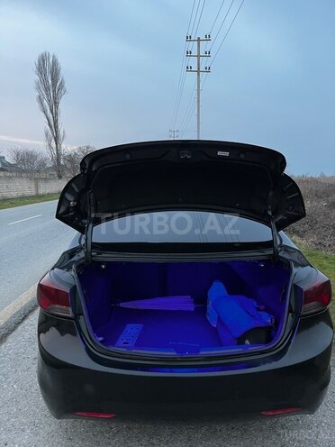 Hyundai Elantra-6